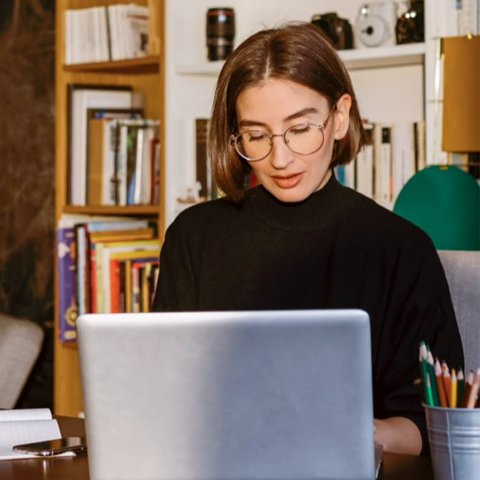 Вие го носите талентот. Ние го олеснуваме патот до приход.